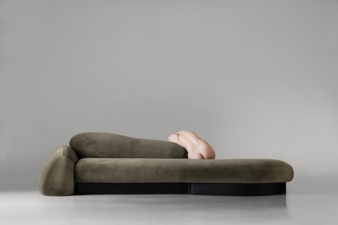 由FAINA设计的PLYN沙发，灵感来自水的软力量