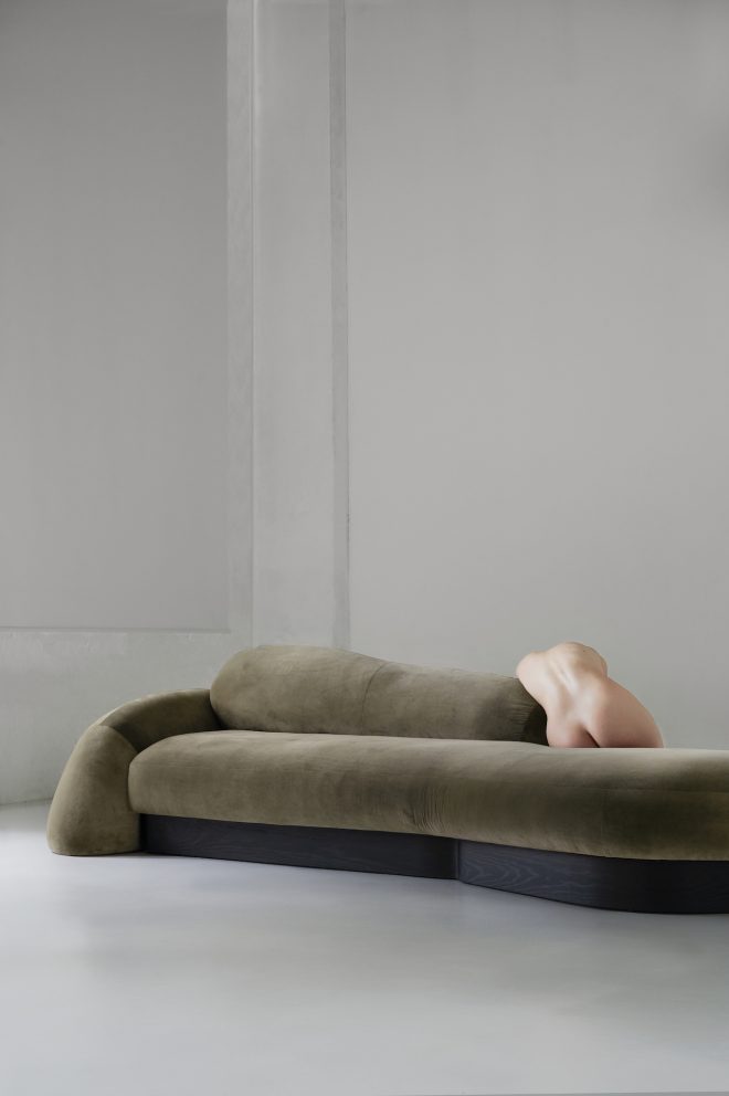 由FAINA设计的PLYN沙发，灵感来自水的软力量