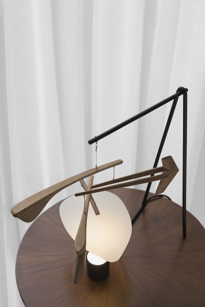 Óseo 照明是二合一的：动能雕塑 + 灯光