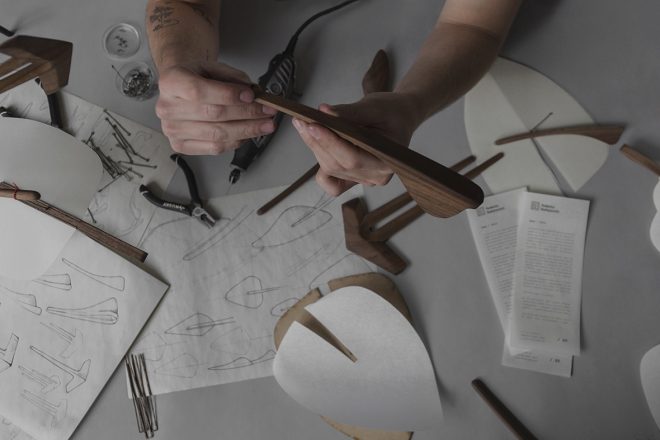 Óseo 照明是二合一的：动能雕塑 + 灯光