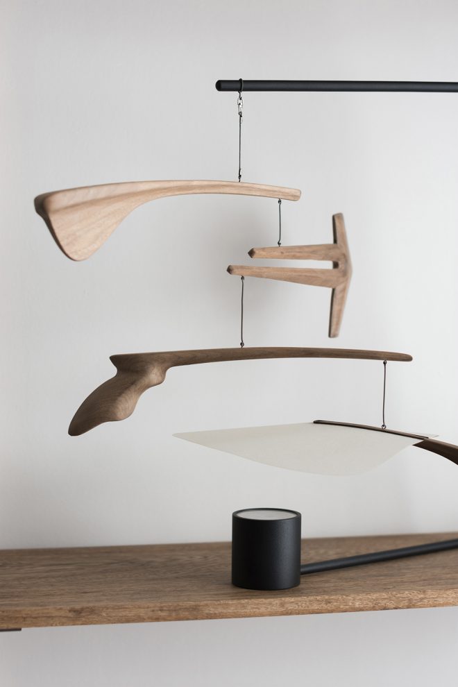 Óseo 照明是二合一的：动能雕塑 + 灯光