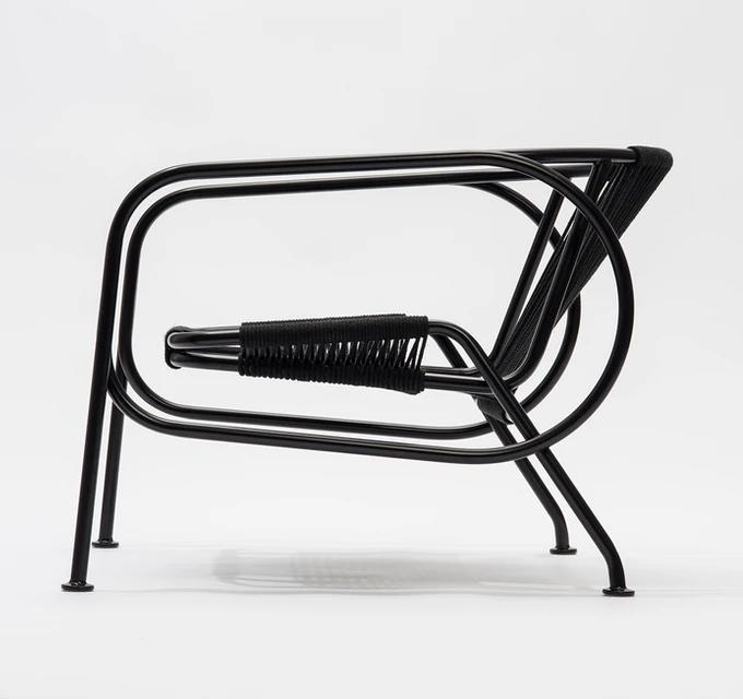 从未量产的性感家具原型：Leia 休闲椅