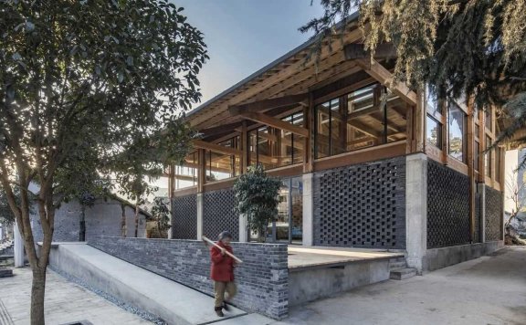 将弃置的混凝土地基改造成社区中心