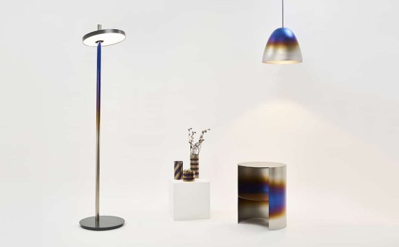 设计工作室烧制金属以创建带有彩虹色“ Scars”的精致家居装饰