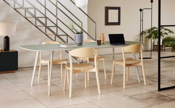 英国家具品牌Modus在VDF产品博览会上展示新的椅子和沙发