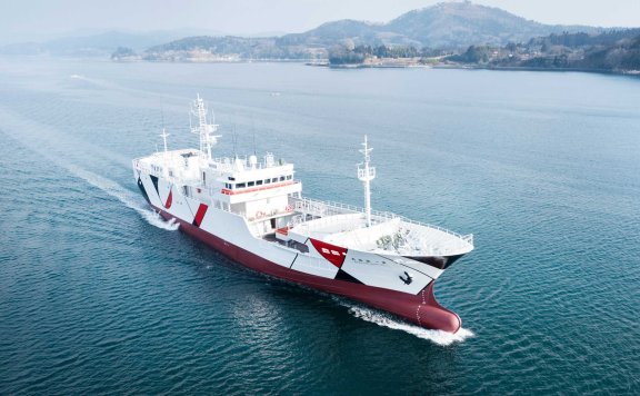 由Nendo设计的渔船看起来像一家酒店