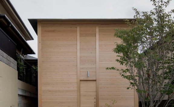 以雪松和柏木为主要建材的疗愈之屋