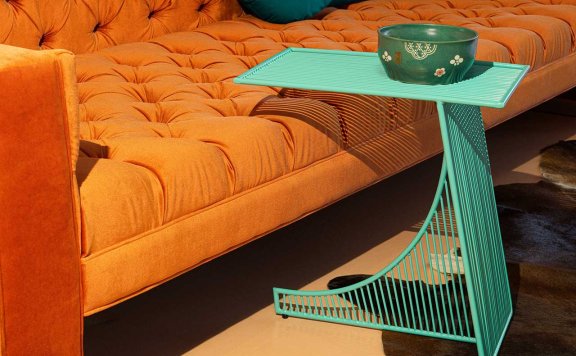 弯曲物品和改变行业的金属丝家具