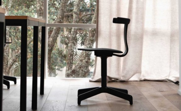 挑战传统的办公室设计的Jiro旋转椅