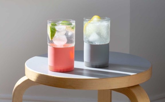 LittleSolves设计安静的玻璃杯,避免在放下时产生噪音