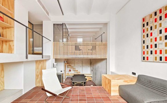 masi -aqui利用多层建筑来开放巴塞罗那的Yurikago住宅