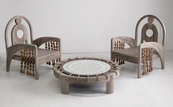 凯利·贝恩(Kelly Behun)通过户外家具系列加入“Invisible”系列