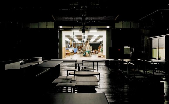 新系列家具融合了意大利和日本的工艺