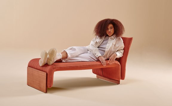 Diwan更新了许多传统的沙发