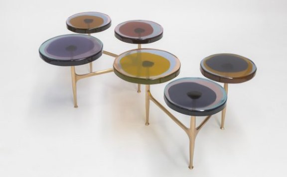 DRAGA & AUREL以新的形式和颜色扩展透明事项系列