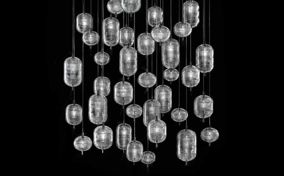 Lodes的Jefferson水晶悬吊灯唤起了1960年代