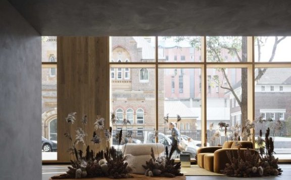 莎拉·埃里森(SARAH ELLISON)的ARMADILLO&CO SYDNEY展览厅装置