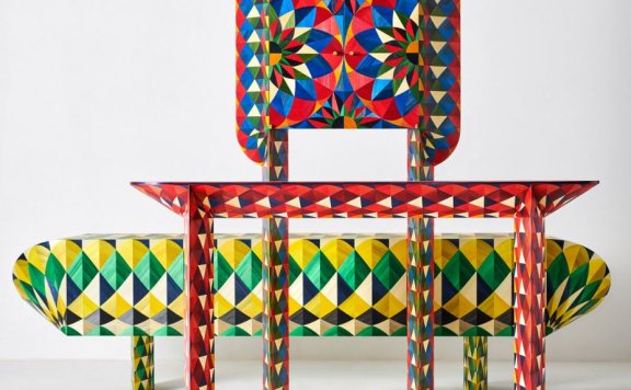 传统工艺舞动缤纷几何──A&A团队手工染制麦秆镶嵌家具