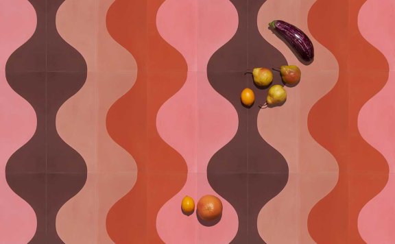 艾米·怀尔德（AiméeWilder）添加了受月球启发的图形，模块化瓷砖系列