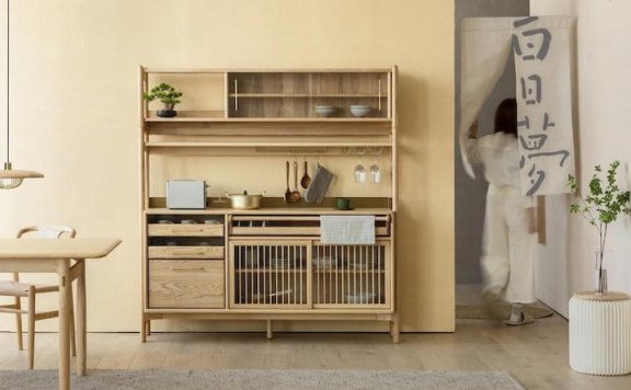 这款优雅的厨柜可让您完美存放所有风格的厨具