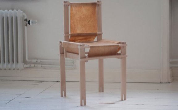 设计师Martin Thubeck最新的家具作品中使用了废弃的木料条