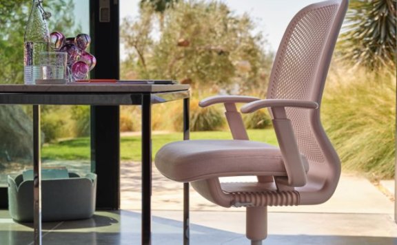 Knoll 在 NeoCon 2022 上推出其悬臂式 Newson 办公椅