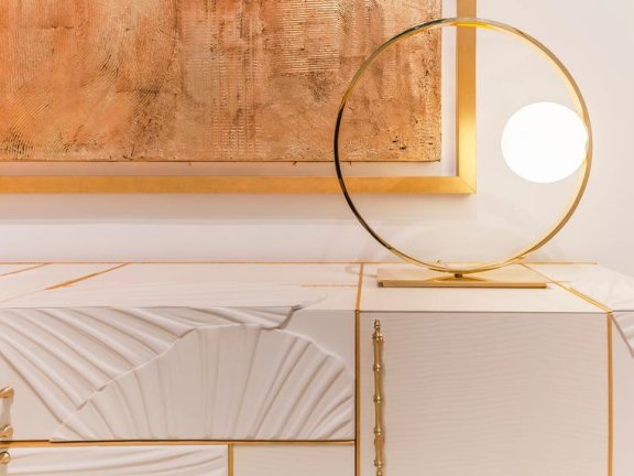 米兰家具展炫彩装饰：如何使用黄色和金色打造奢华空间